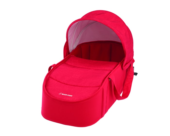 1502586300_2019_maxicosi_stroller_carrycot_laikasoftcarrycot_red_nomadred_3qrtleft