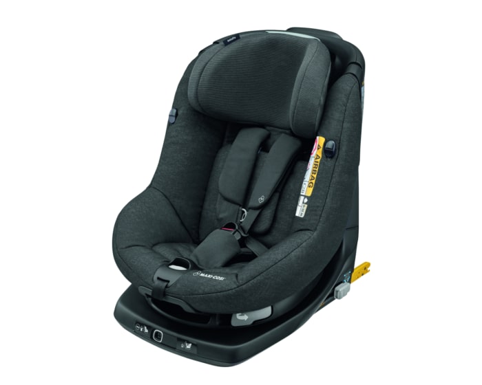 8020710110_2019_maxicosi_carseat_toddlercarseat_axissfix_black_nomadblack_3qrt_left_front_use